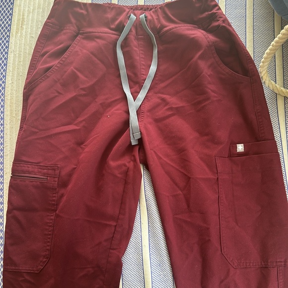 Yola Skinny Scrub Pants from figs - Picture 2 of 4